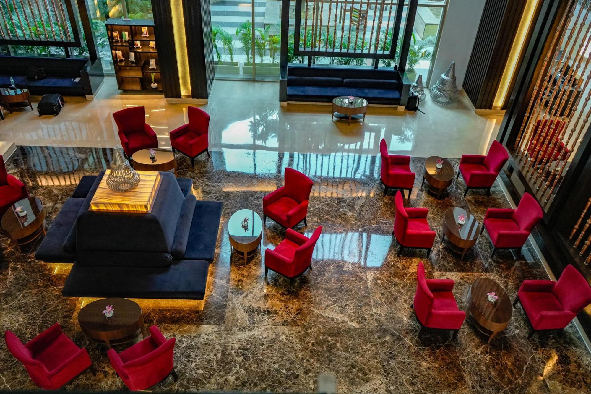 Courtyard By Marriott Gurugram Downtown Hotel Gurgaon Buitenkant foto