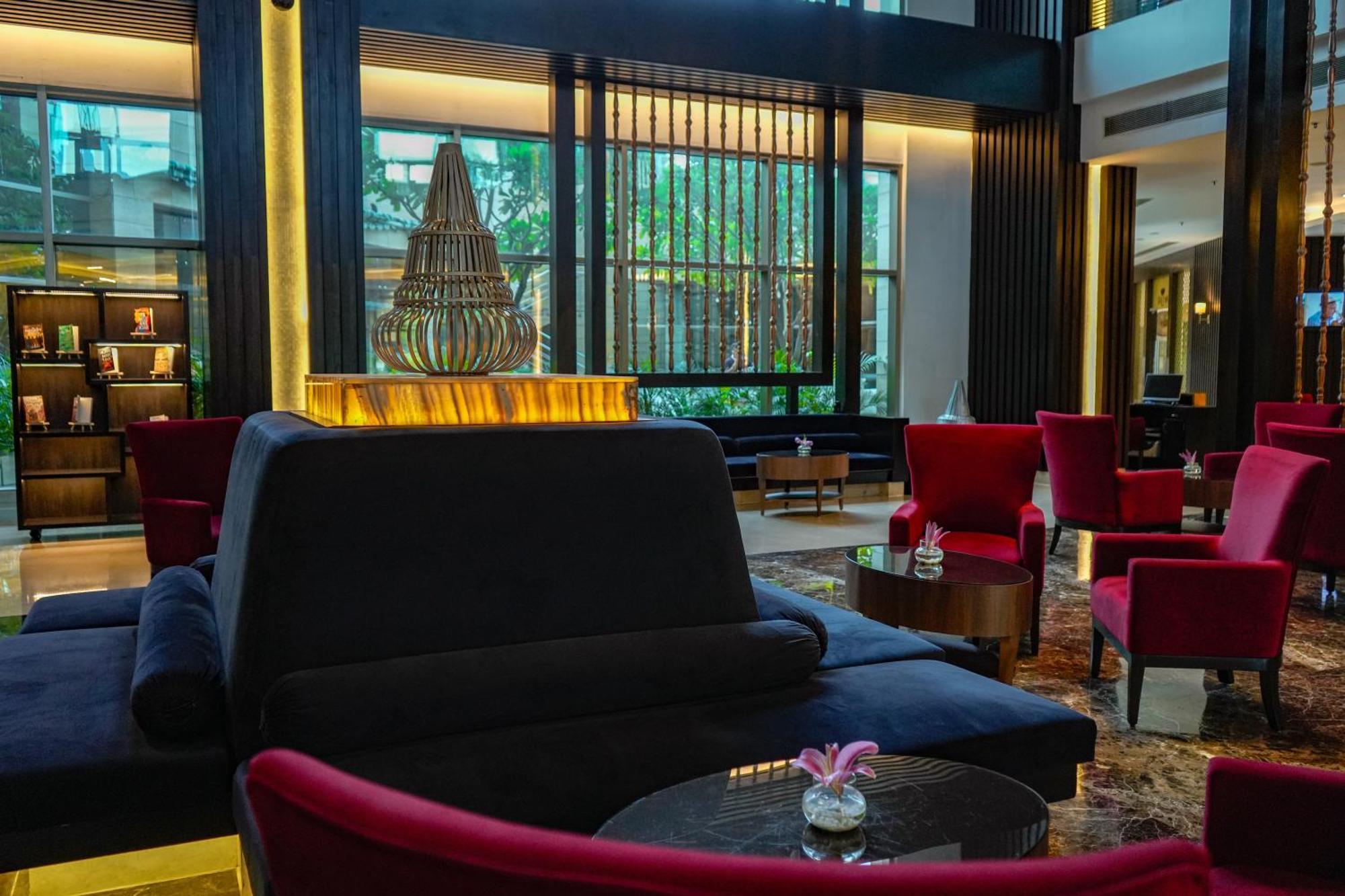 Courtyard By Marriott Gurugram Downtown Hotel Gurgaon Buitenkant foto