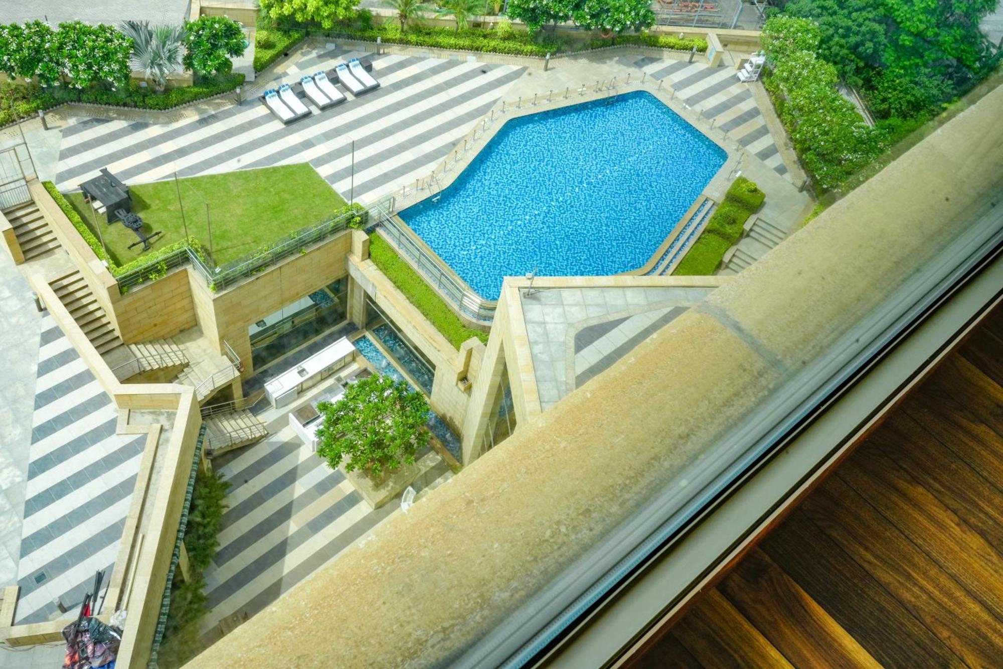 Courtyard By Marriott Gurugram Downtown Hotel Gurgaon Buitenkant foto
