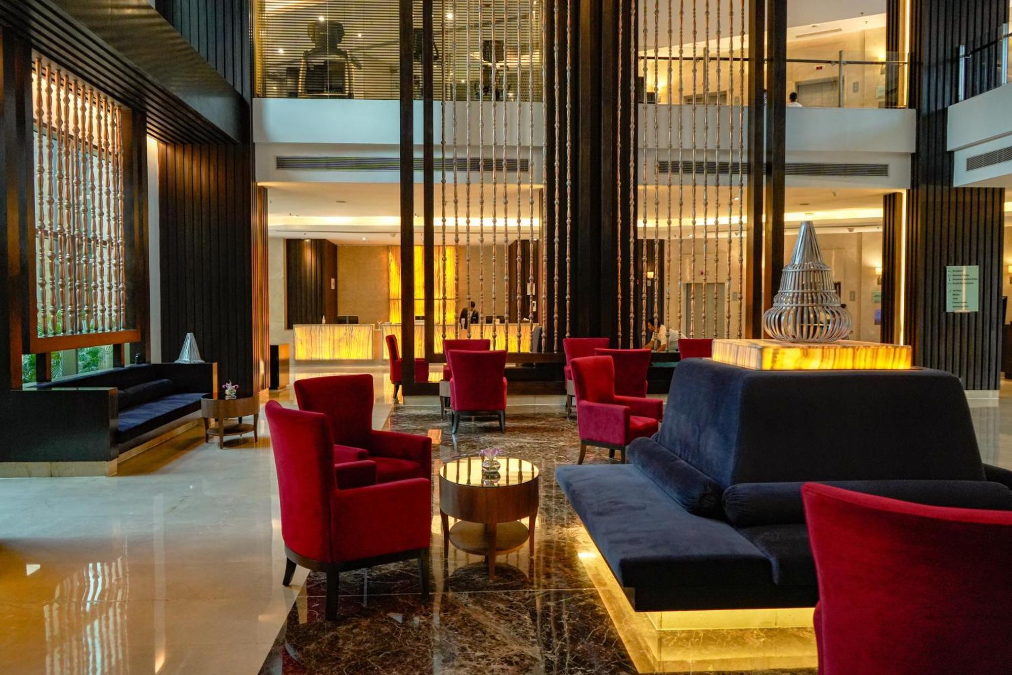 Courtyard By Marriott Gurugram Downtown Hotel Gurgaon Buitenkant foto