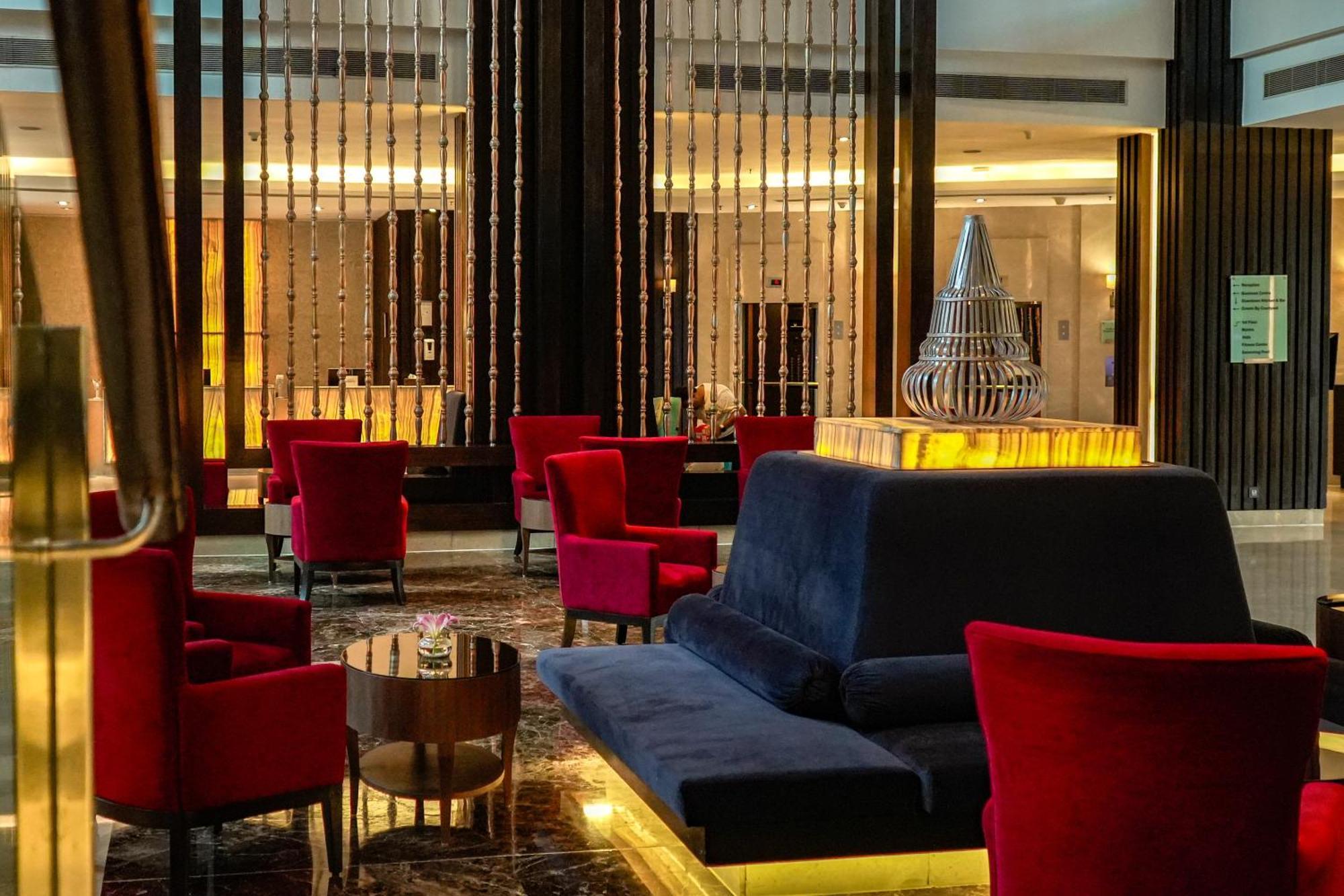 Courtyard By Marriott Gurugram Downtown Hotel Gurgaon Buitenkant foto